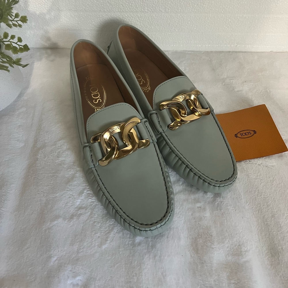 TOD'S Kate Chain Gommino Calfskin Driver Loafers - Mint Green size 41